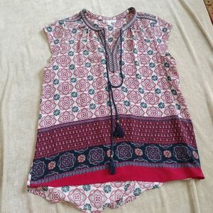 DR 2 Red and Blue  Flowered Tasseled Short Sleeve Blouse Size M